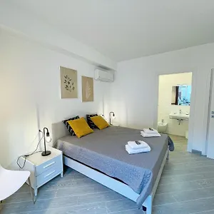 https://la-casetta-del-vicolo.sicilyhotelsitaly.net